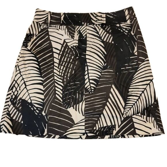 White House Black Market Dresses & Skirts - WHBM palm leaf skirt Sz 2